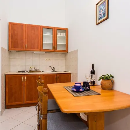 Luka Apartment