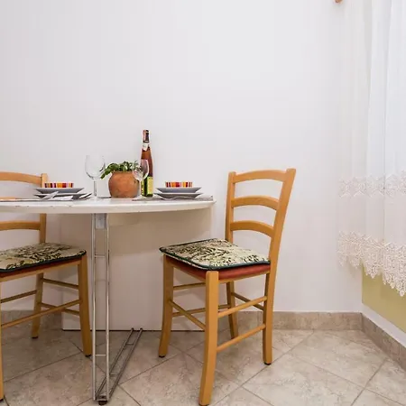 Luka Apartment
