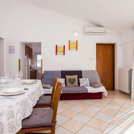 Luka Apartment