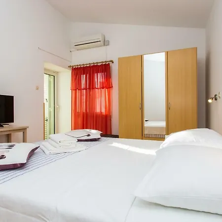 Luka Apartament *