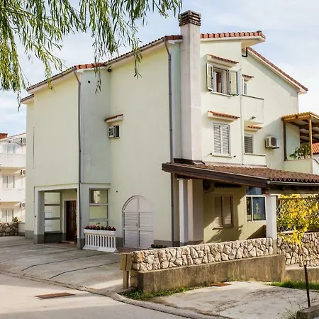 Luka Apartament *